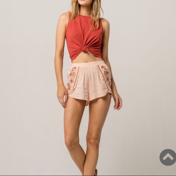 Tilly's Pants - Tilly's Embroidered Shorts Pink